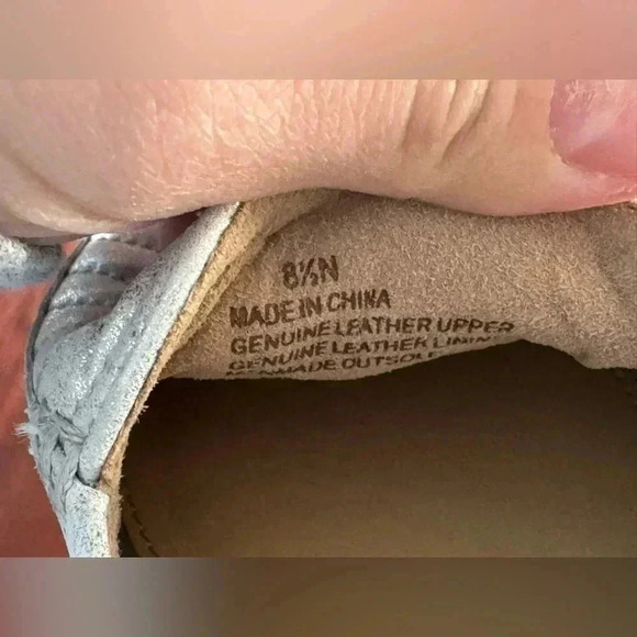 Talbots Ryan Quilted Metallic Loafers Size 8 1/2 - Picture 3 of 10